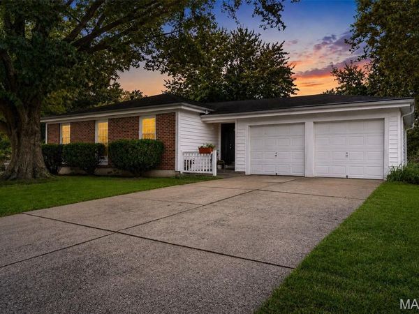 1319 Brandywine Lane, St Peters, MO 63376