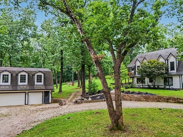 18322 Shiloh Woods Court, Wildwood, MO 63005