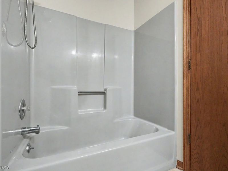 1457 Gray Fox Drive, Green, OH 44720 Photo 30