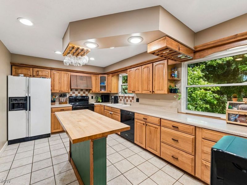 330 Spell Road, Kent, OH 44240 Photo 10