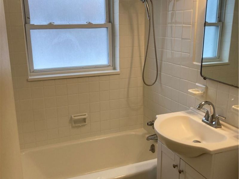 17876 Lake Shore Boulevard, Cleveland, OH 44119 Photo 9