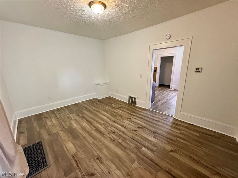 895 Beardsley Street, Akron, OH 44311 Photo 3