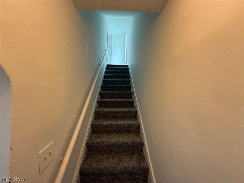 895 Beardsley Street, Akron, OH 44311 Photo 5