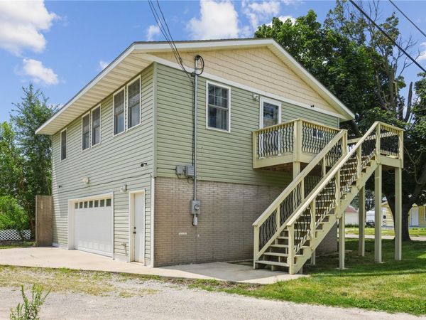 1413 J Street , Cedar Rapids, IA 52404