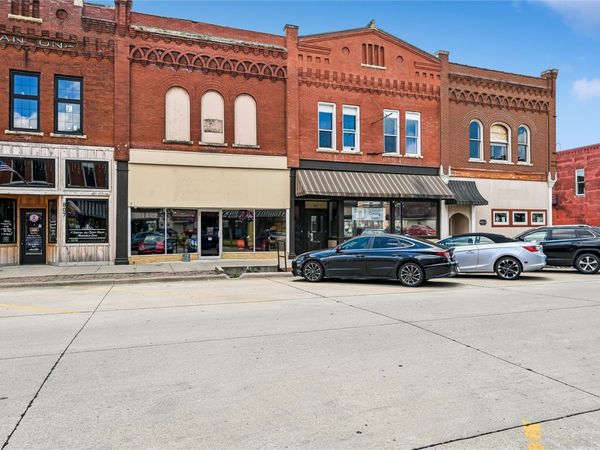 805 12 Street, Belle Plaine, IA 52208
