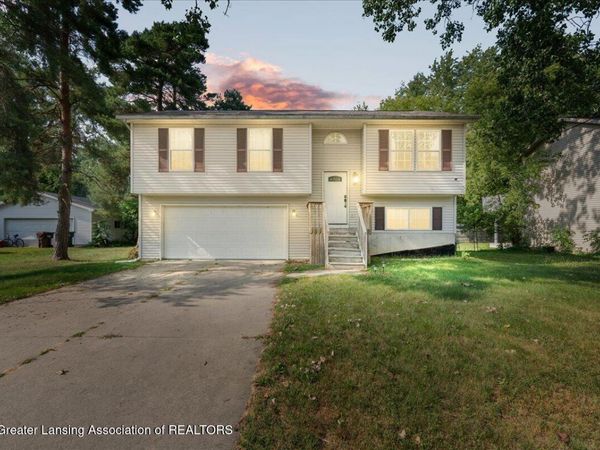 2838 Risdale Avenue, Lansing, MI 48911