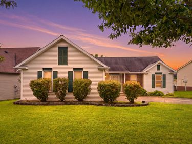 300 Lakeshore Circle, Georgetown, KY 40324