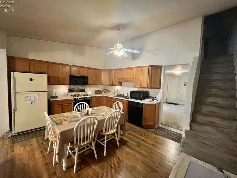 199 Circular Street, Tiffin, OH 44883 Photo 2