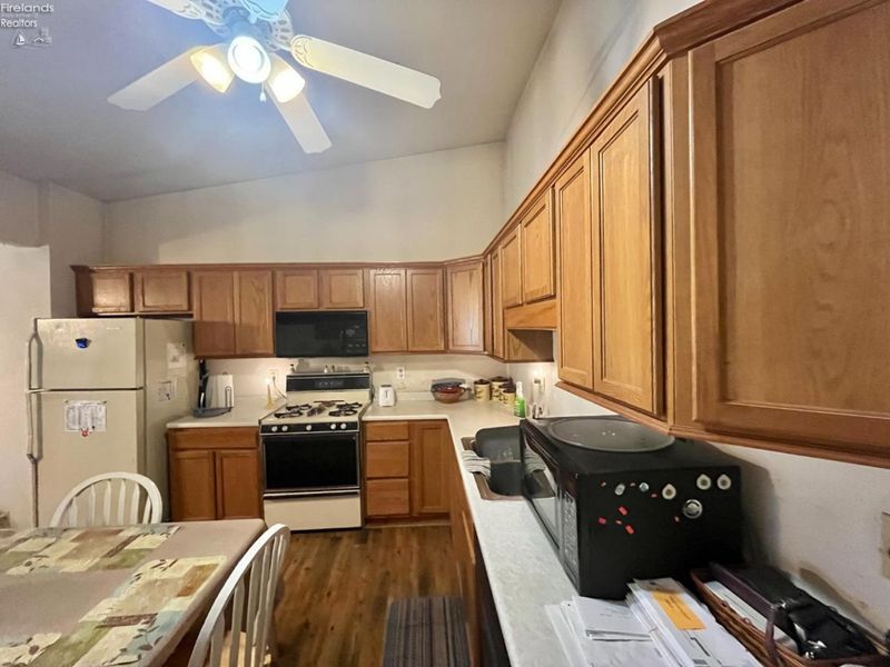 199 Circular Street, Tiffin, OH 44883 Photo 3