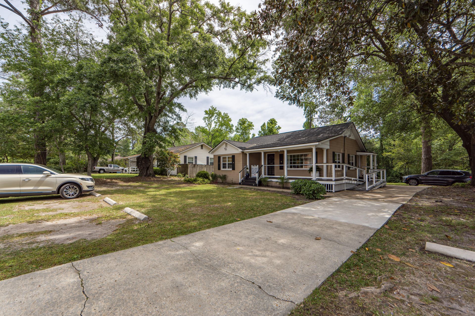 703 N Magnolia Street Photo 41
