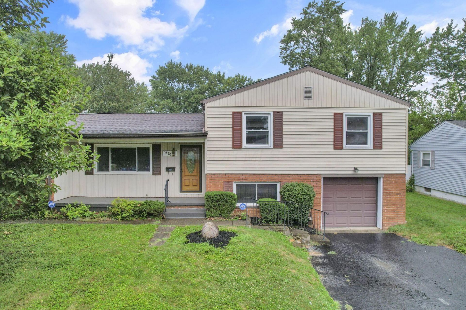 6676 Red Fox Road , Reynoldsburg, OH 43068 Main Photo