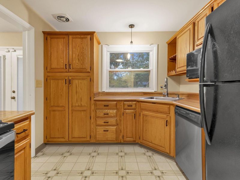 6676 Red Fox Road , Reynoldsburg, OH 43068 Photo 21