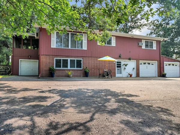 405 Oakwood Drive, Durand, WI 54736