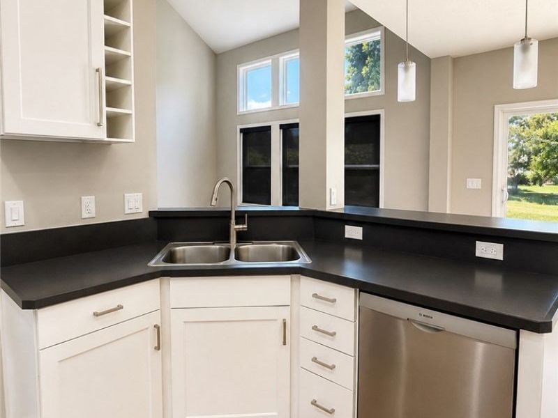 7840 Overton Drive, Mentor, OH 44060 Photo 4
