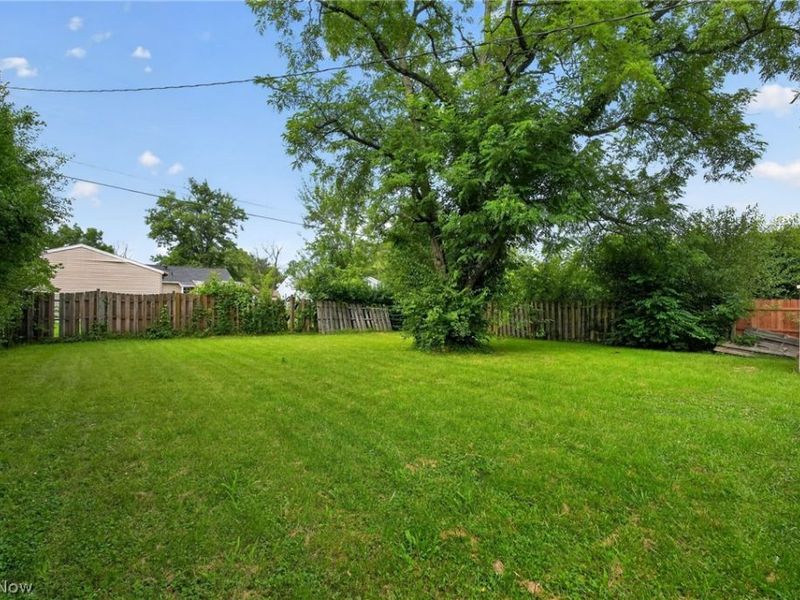 1391 Azalea Drive , Dayton, OH 45417 Photo 3