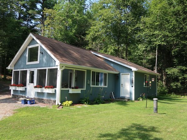 510 Sunflower Lane E, Sidney, ME 04330