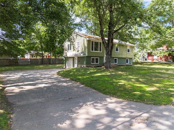 10 East Avenue, Lisbon, ME 04252