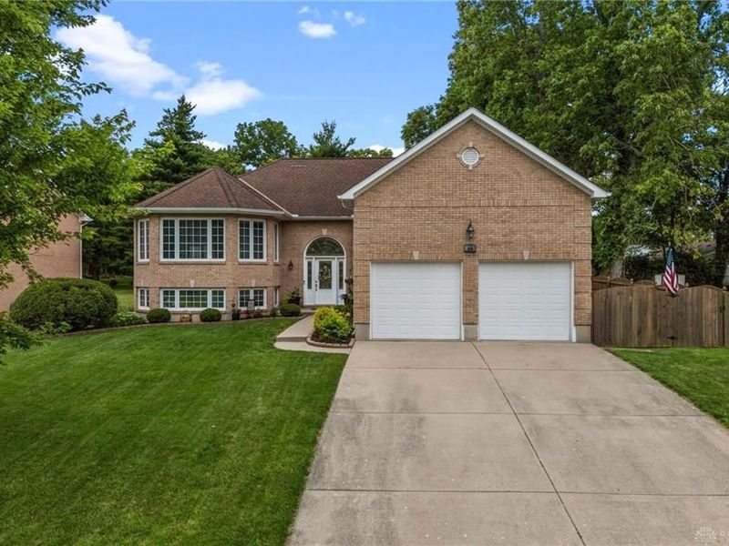 406 Lawndale Court, Lebanon, OH 45036 Photo 1