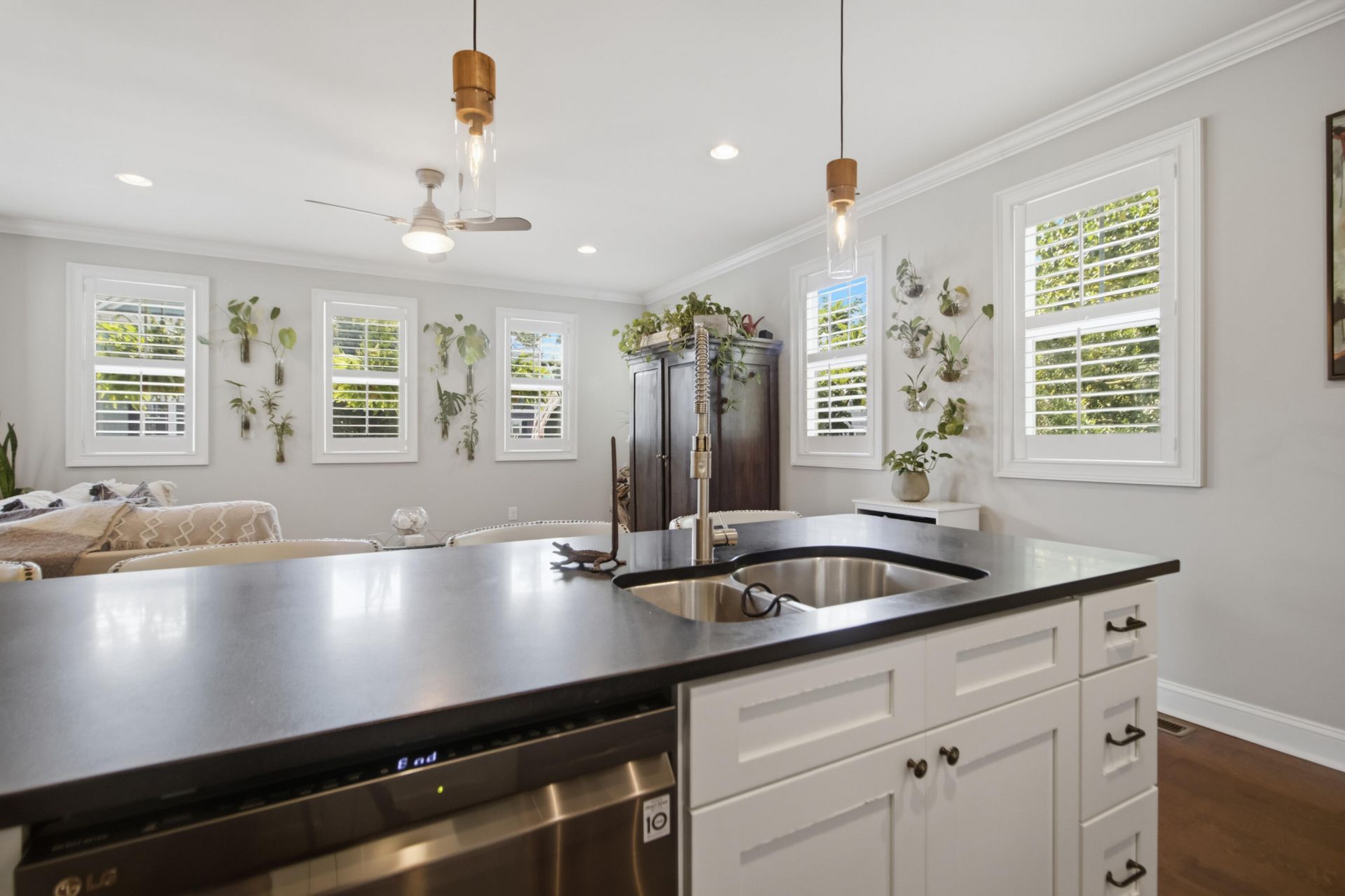 5138 Hyde Park Village Lane Photo 14