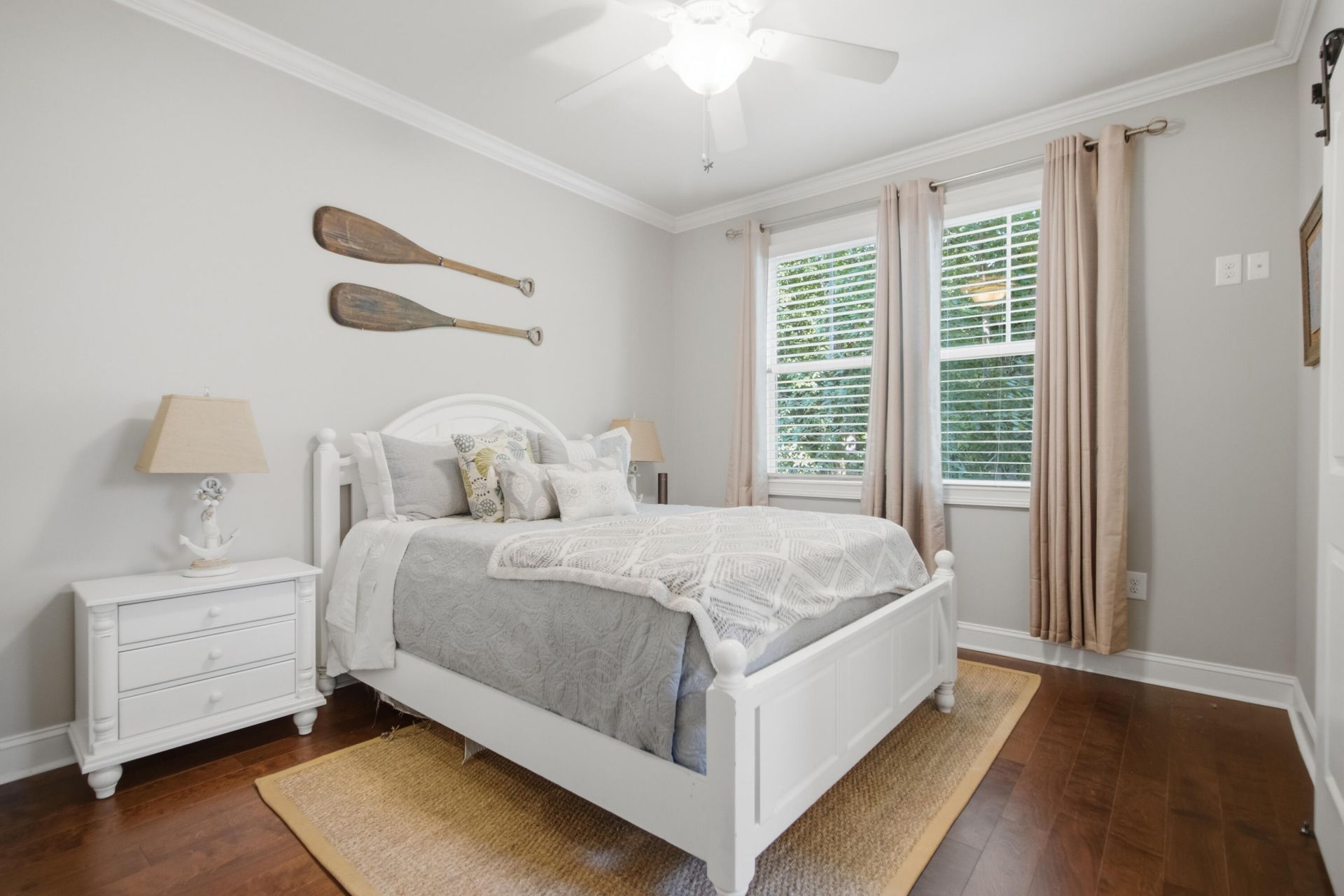 5138 Hyde Park Village Lane Photo 22