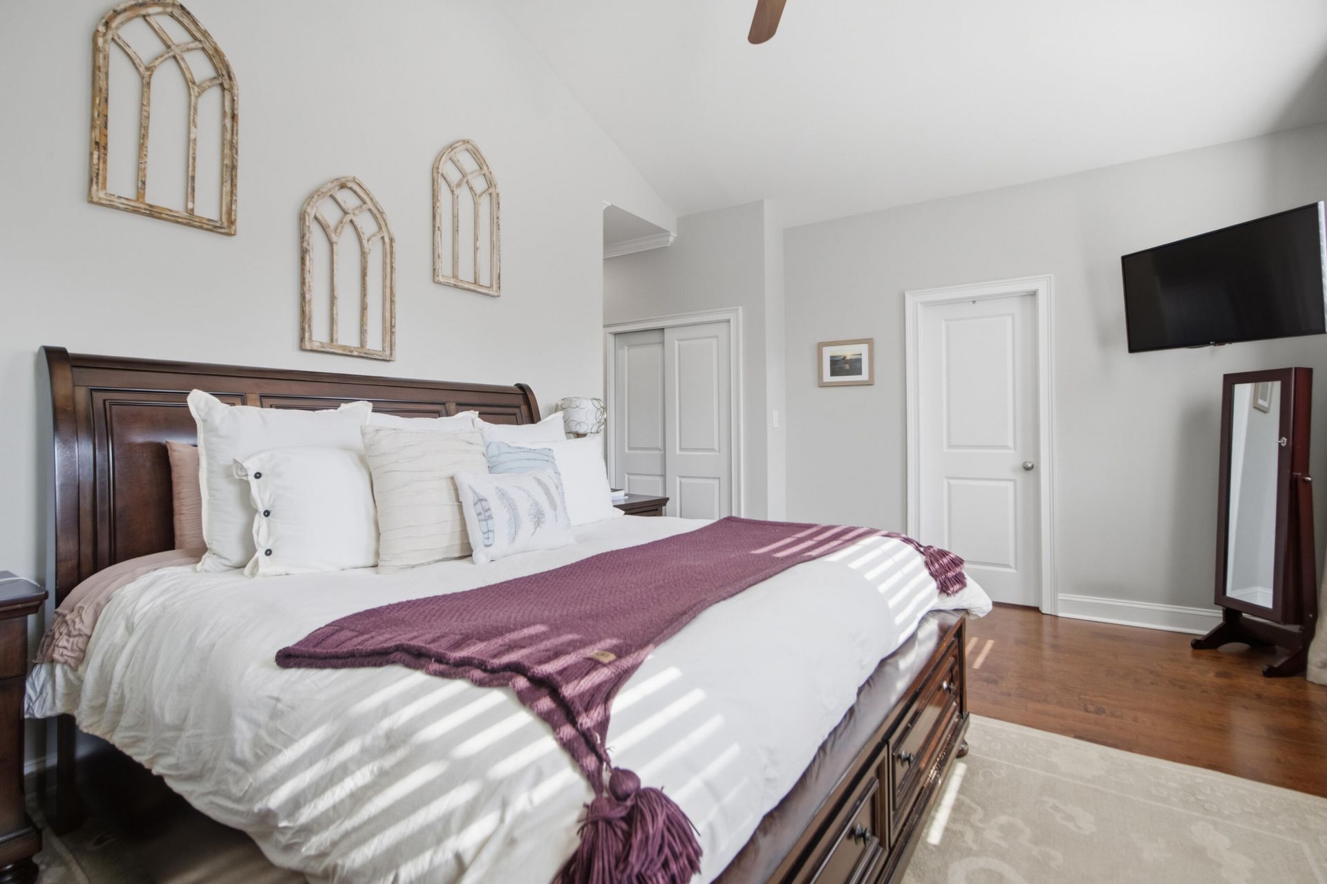 5138 Hyde Park Village Lane Photo 24