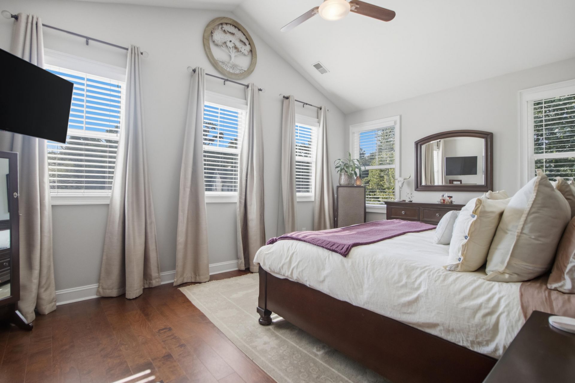 5138 Hyde Park Village Lane Photo 25