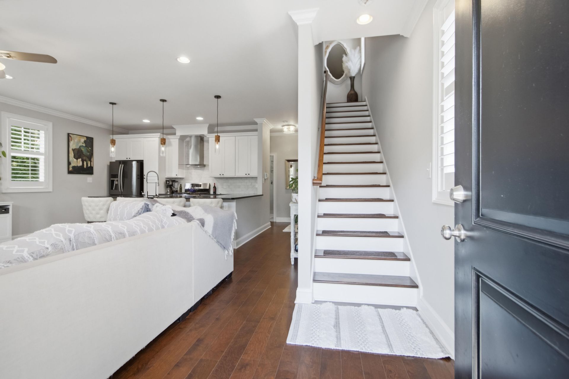 5138 Hyde Park Village Lane Photo 9