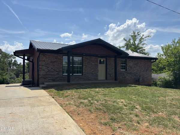 709 8th Street, Newport, TN 37821