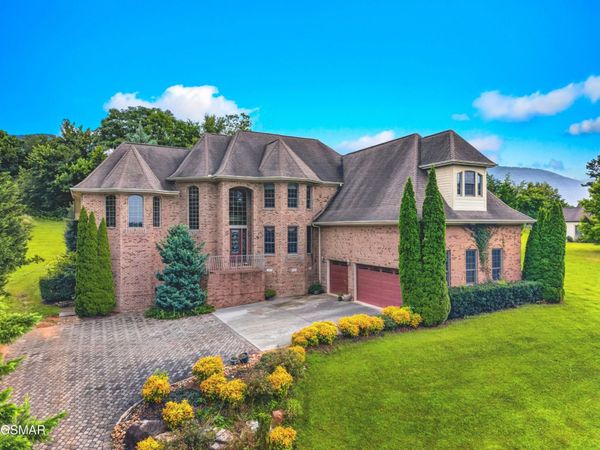 4318 Stonehenge Way , Dandridge, TN 37725