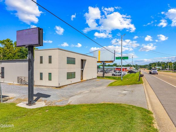 868 W Hwy 25 70 , Newport, TN 37821