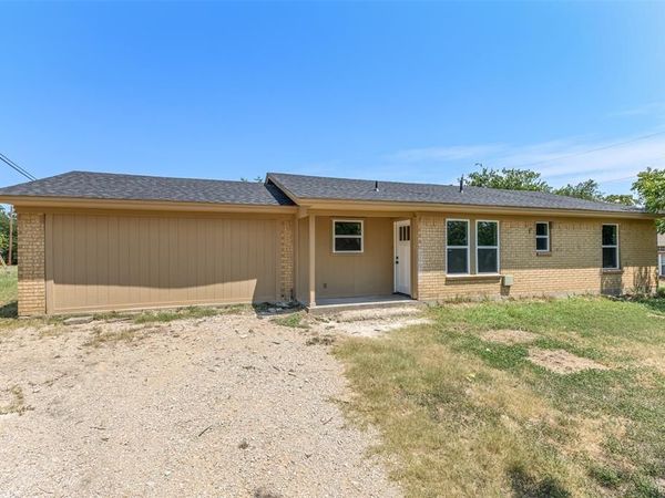 420 Dogwood Street , Springtown, TX 76082