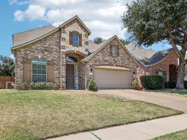 1910 Bentwood Court, Grapevine, TX 76051