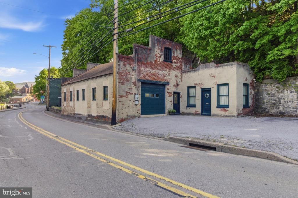 146 S WATER STREET , BELLEFONTE, PA 16823