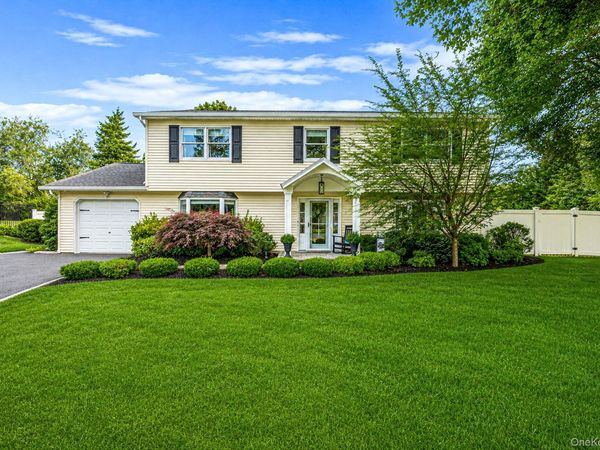 64 Plymouth Avenue, Mount Sinai, NY 11766