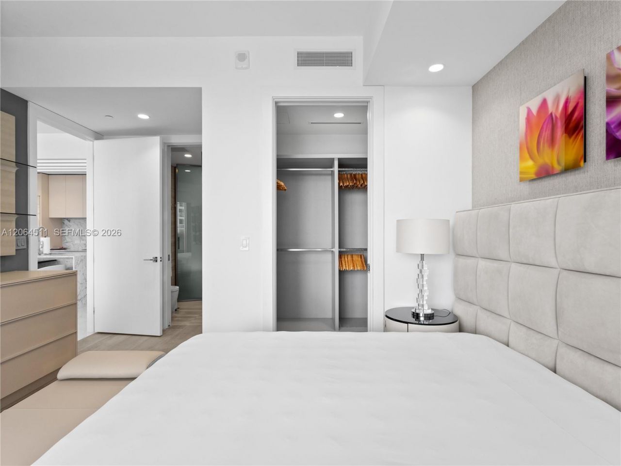 5775 Collins Ave, Unit 405, Miami Beach, FL 33140 Photo