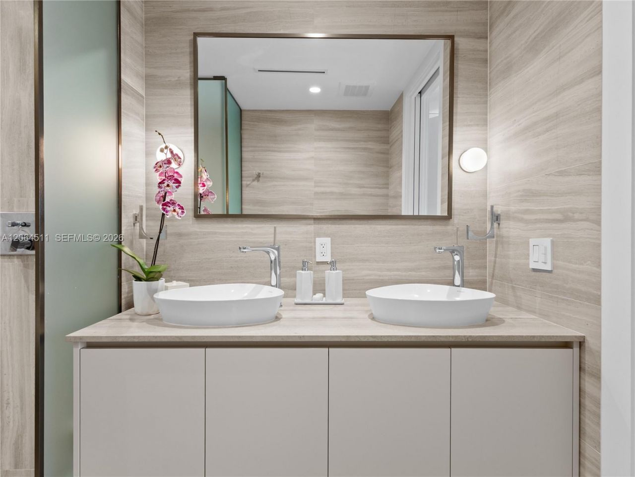 5775 Collins Ave, Unit 405, Miami Beach, FL 33140 Photo