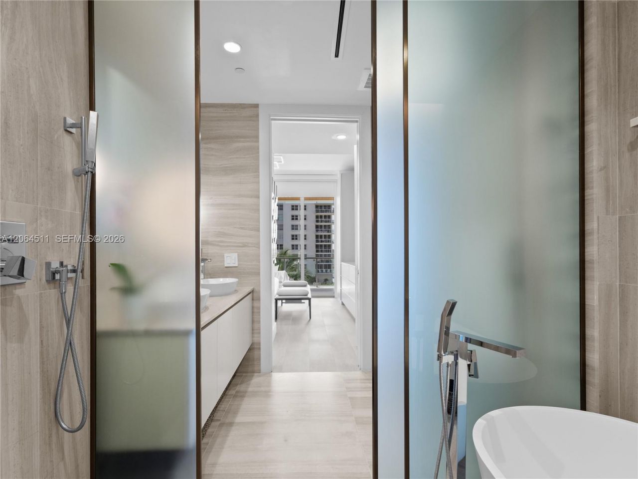 5775 Collins Ave, Unit 405, Miami Beach, FL 33140 Photo