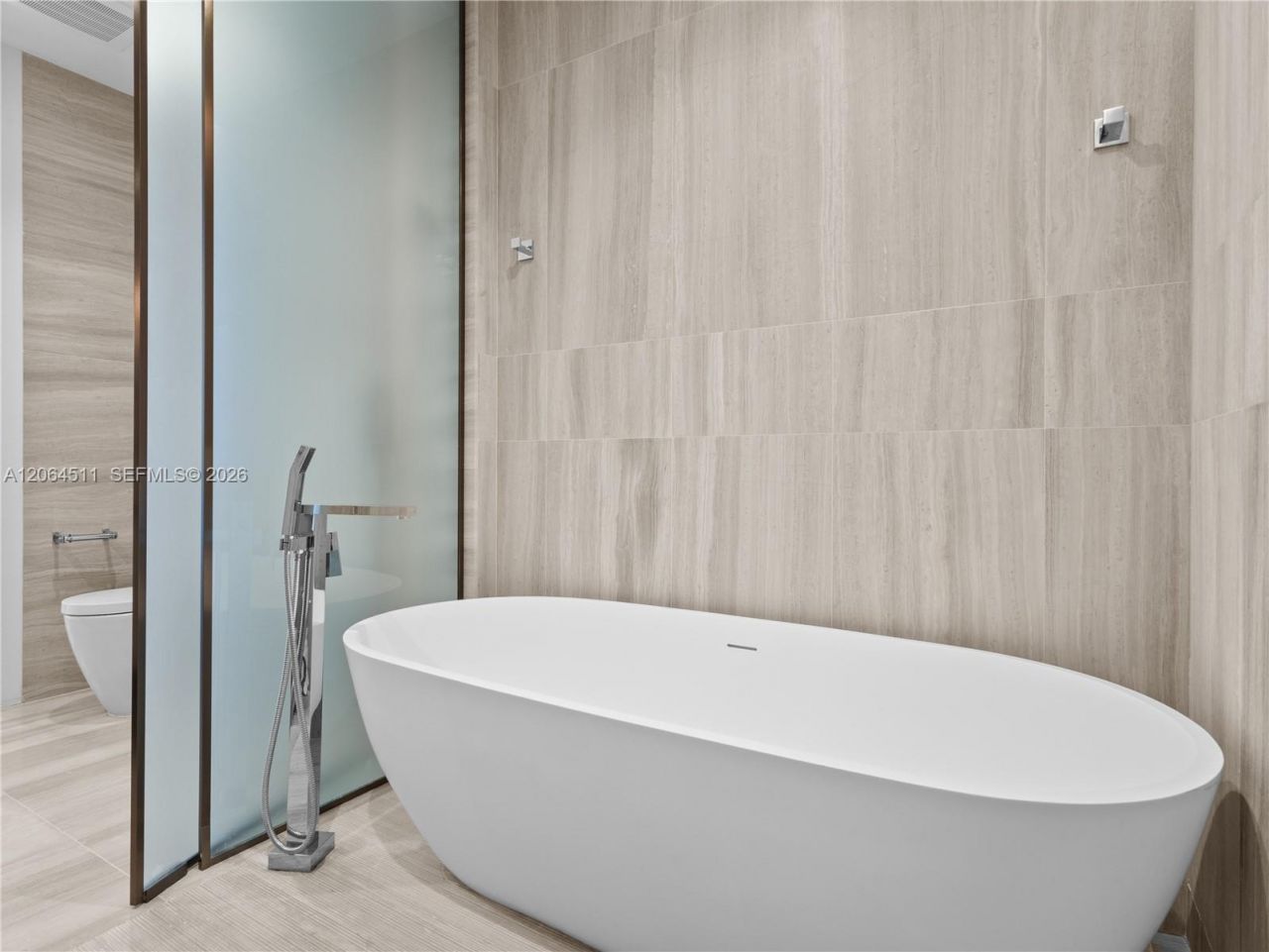 5775 Collins Ave, Unit 405, Miami Beach, FL 33140 Photo