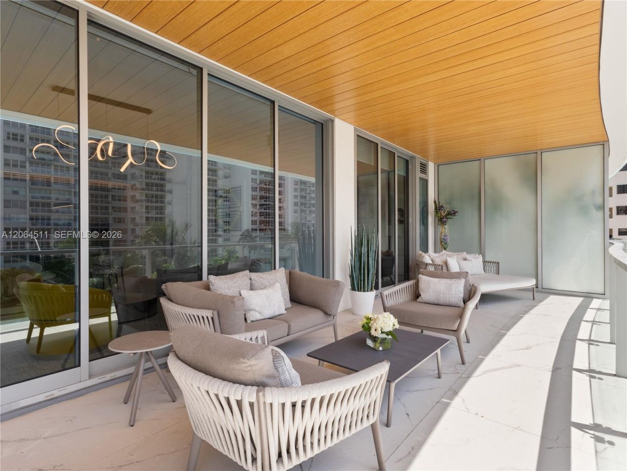 5775 Collins Ave, Unit 405, Miami Beach, FL 33140 Photo