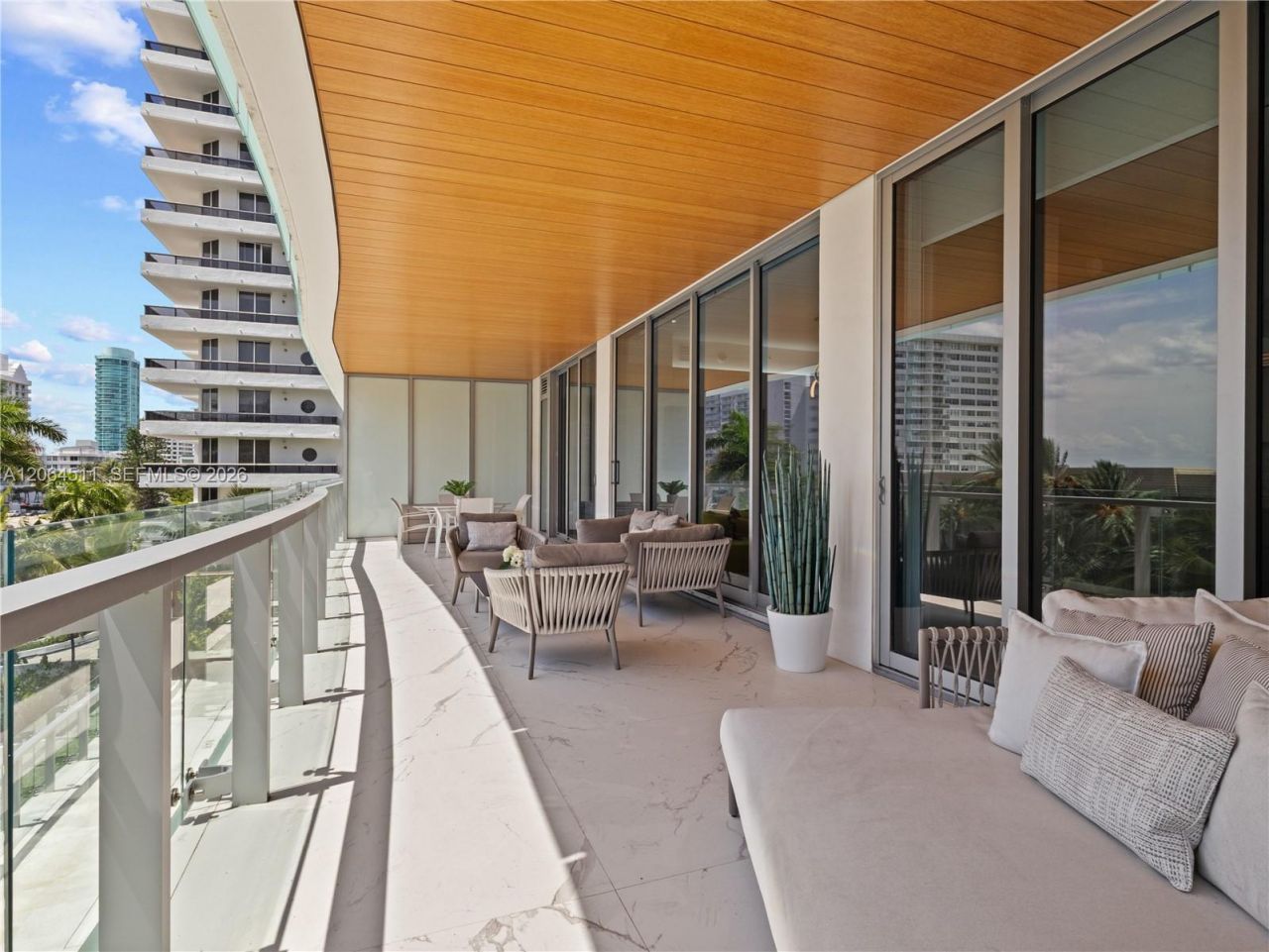 5775 Collins Ave, Unit 405, Miami Beach, FL 33140 Photo