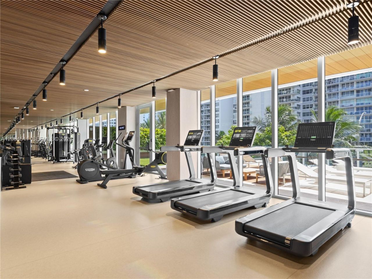 5775 Collins Ave, Unit 405, Miami Beach, FL 33140 Photo
