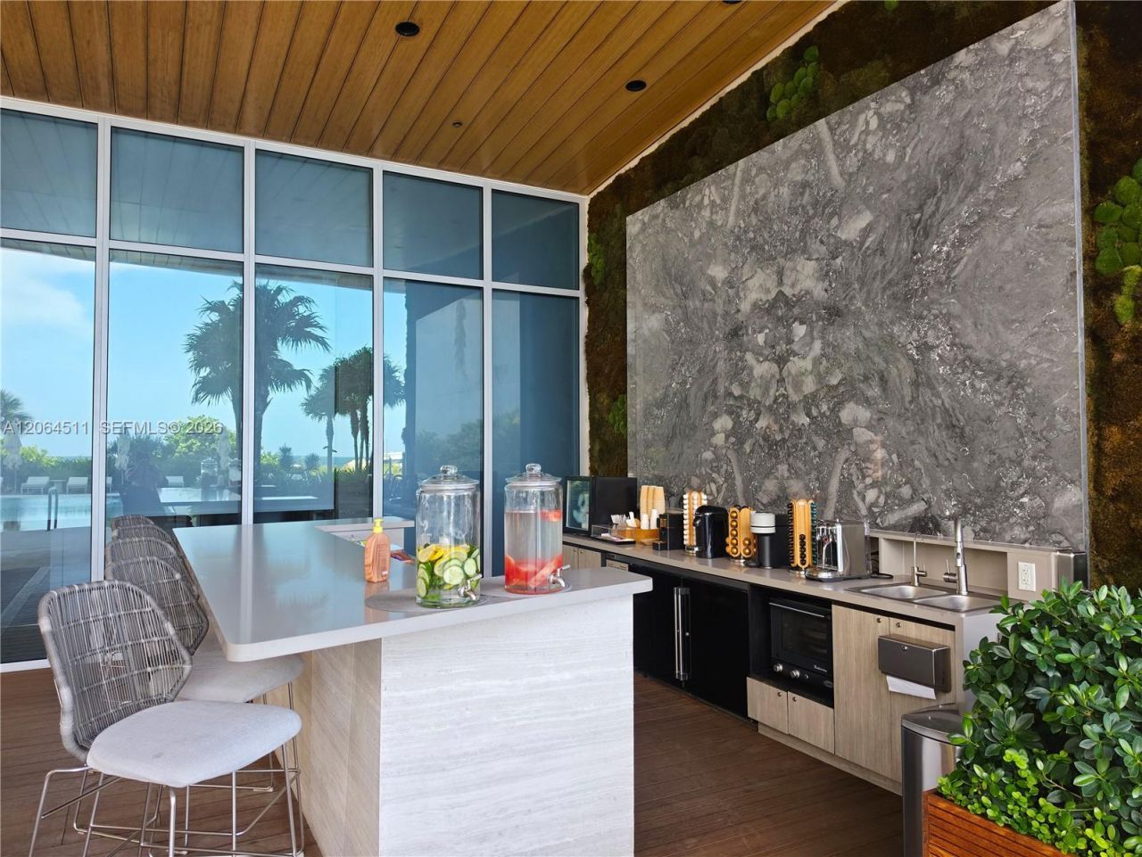 5775 Collins Ave, Unit 405, Miami Beach, FL 33140 Photo