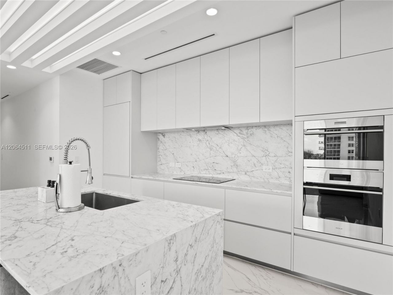 5775 Collins Ave, Unit 405, Miami Beach, FL 33140 Photo