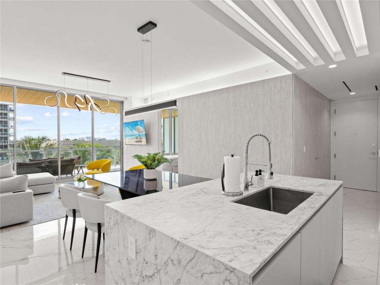 5775 Collins Ave, Unit 405, Miami Beach, FL 33140 Photo