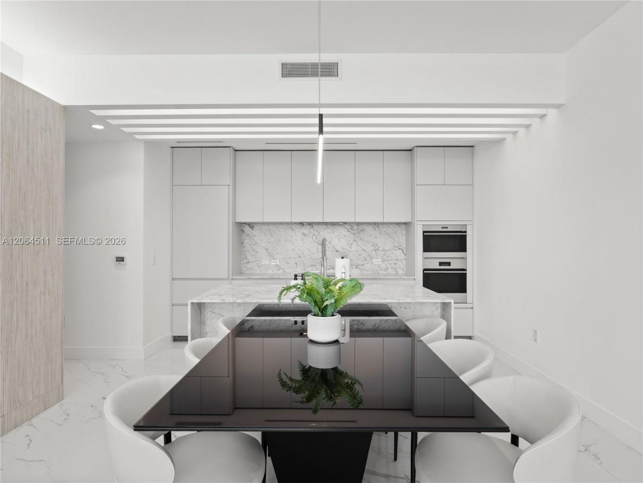5775 Collins Ave, Unit 405, Miami Beach, FL 33140 Photo