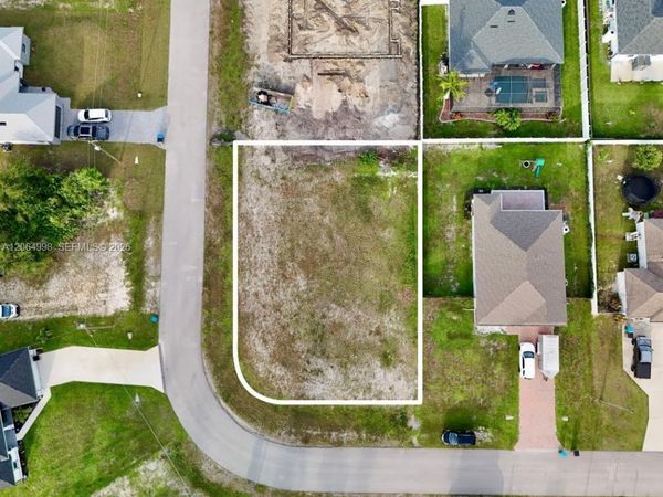3829 NE 23RD AVE , Cape Coral, FL 33909