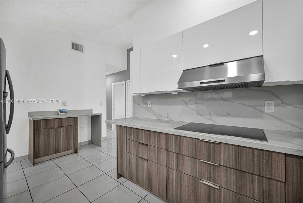 451 E 37th St , Hialeah, FL 33013 Photo