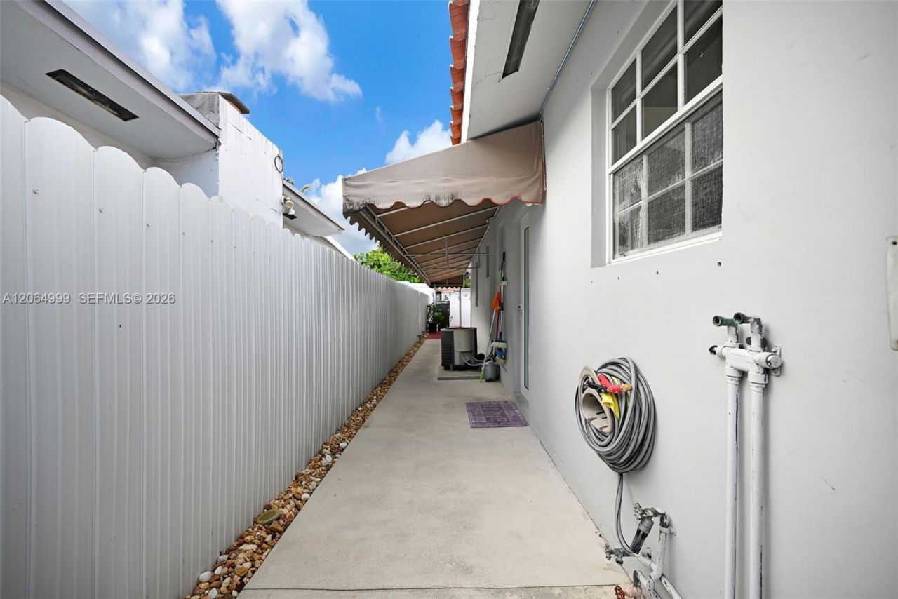 451 E 37th St , Hialeah, FL 33013 Photo