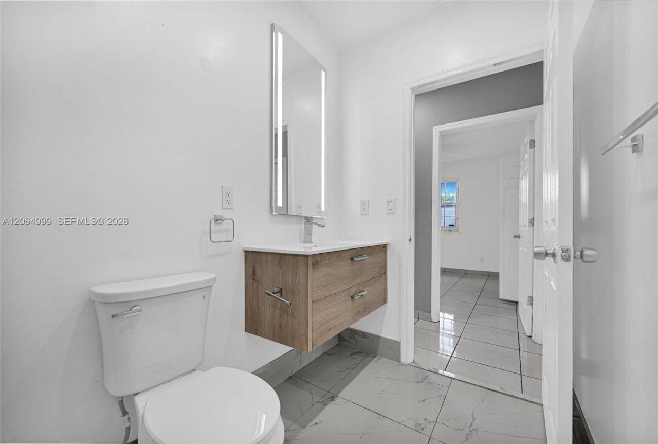 451 E 37th St , Hialeah, FL 33013 Photo