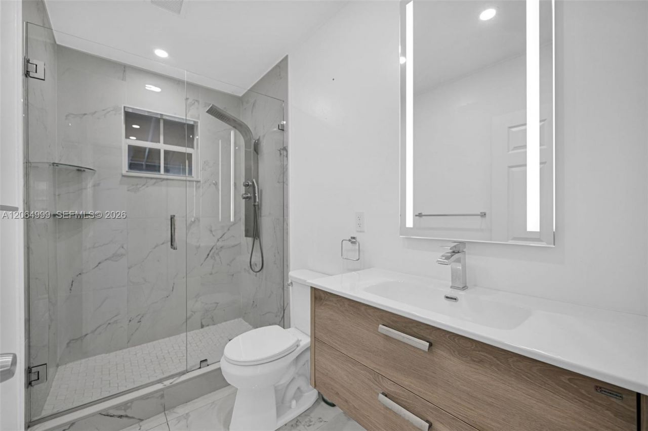 451 E 37th St , Hialeah, FL 33013 Photo